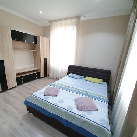 Tourist Home At Stefan Cel Mare With 2 Rooms Kişinev Dış mekan fotoğraf