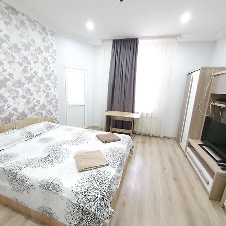 Tourist Home At Stefan Cel Mare With 2 Rooms Kişinev Dış mekan fotoğraf